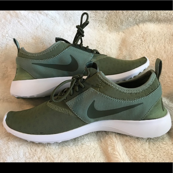 hunter green nikes